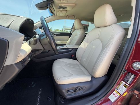 Used 2019 Toyota Avalon XLE w/ Carpet Mat Package FWD image 15