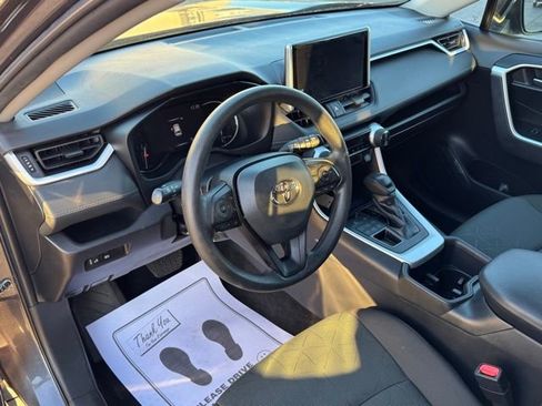 Used 2023 Toyota RAV4 XLE image 9