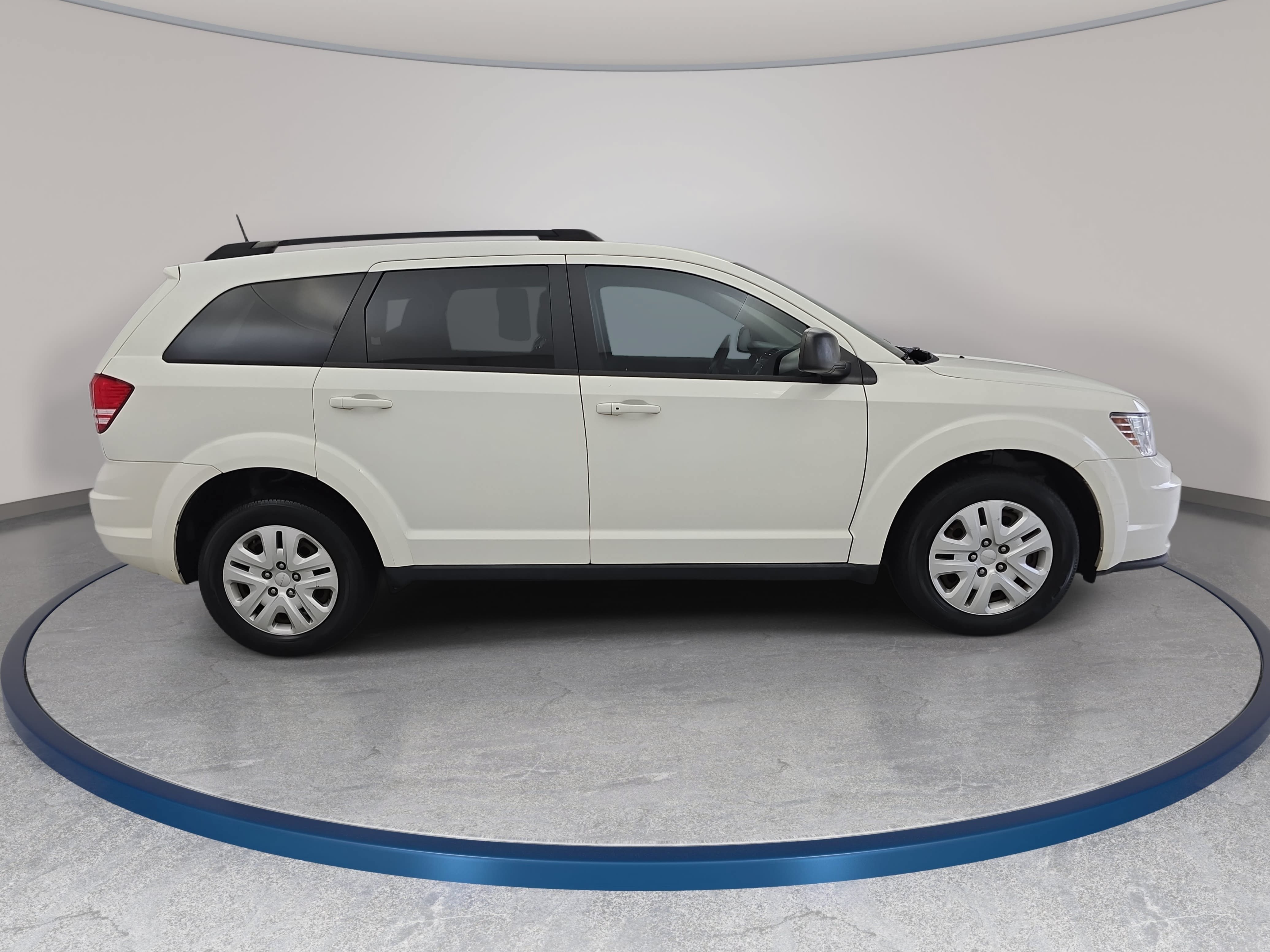 Used 2020 Dodge Journey SE FWD image 4