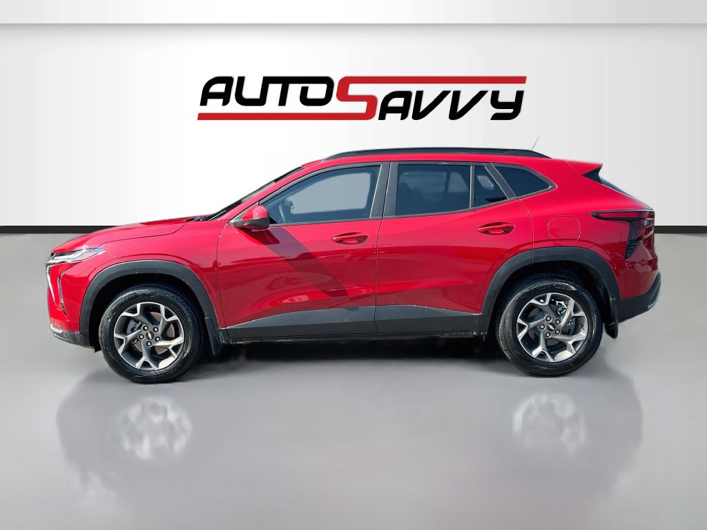 Used 2026 Chevrolet Trax LT FWD image 4