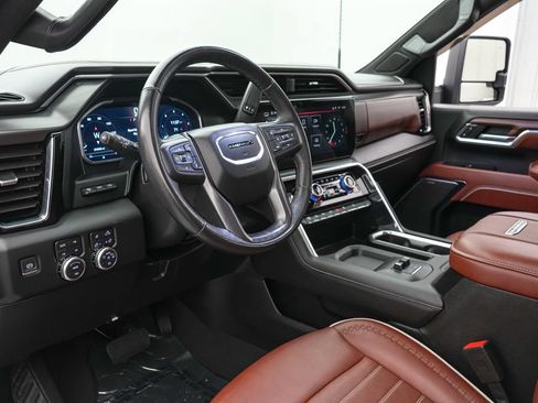 Used 2024 GMC Sierra 2500 Denali Ultimate AWD/4WD image 15