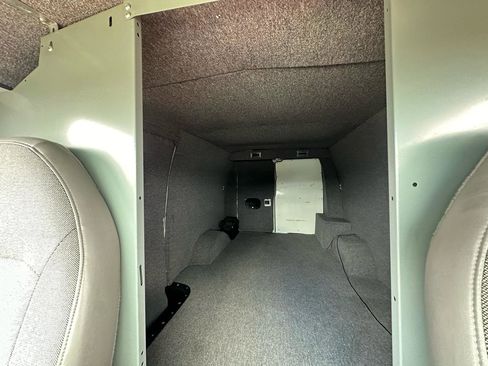 Used 2000 Ford E-350 and Econoline 350 Super Duty RWD image 27