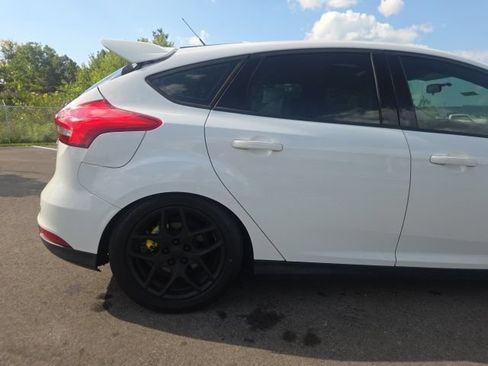 Used 2017 Ford Focus SEL FWD image 7