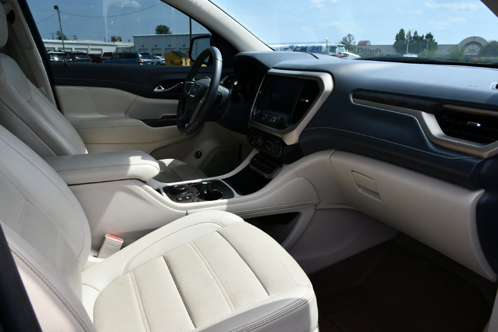 Used 2021 GMC Acadia Denali w/ Denali Technology Package FWD image 38