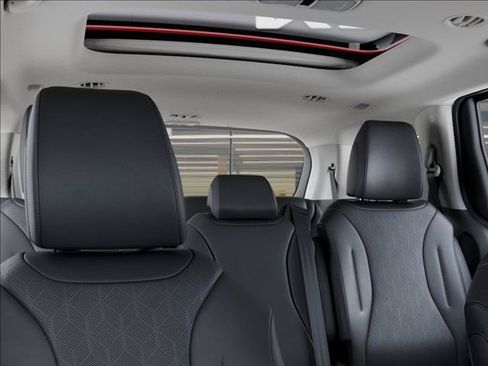 Used 2026 Kia Carnival SX FWD image 27