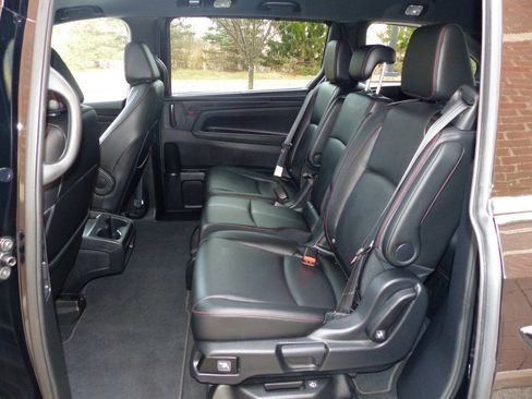 Used 2025 Honda Odyssey Sport-L image 25