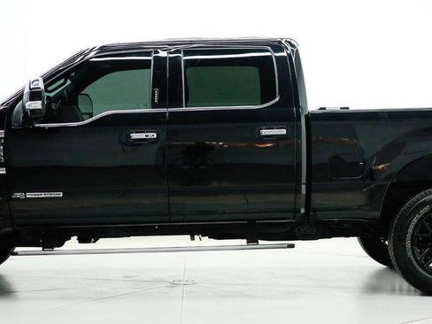 Used 2018 Ford F250 Platinum w/ Platinum Ultimate Package image 4