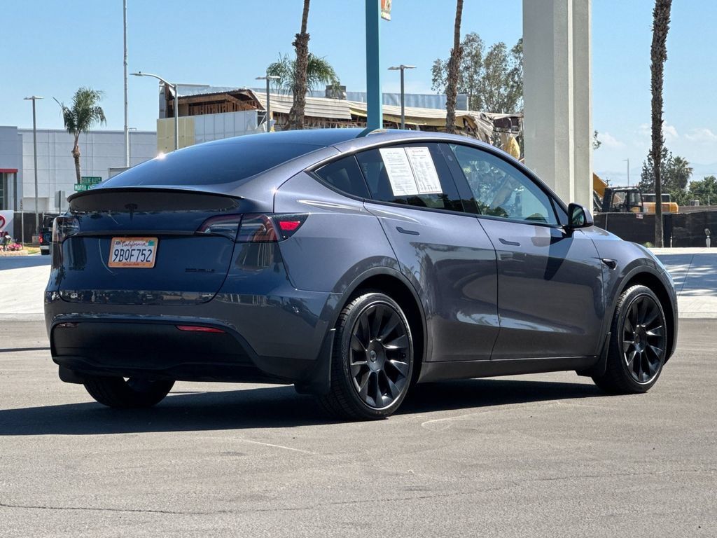 Used 2022 Tesla Model Y Long Range AWD/4WD image 5