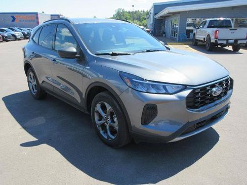 Certified 2025 Ford Escape ST-Line AWD/4WD image 4