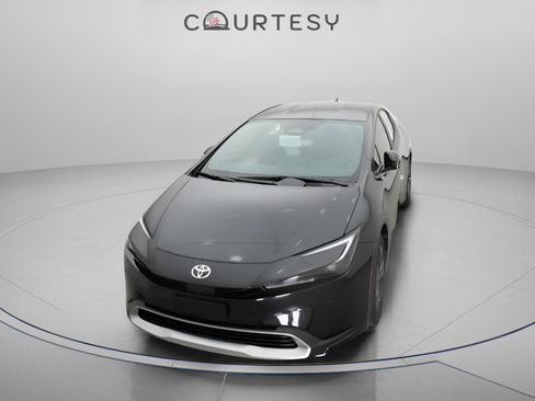 New 2025 Toyota Prius Plug-In Hybrid FWD image 32