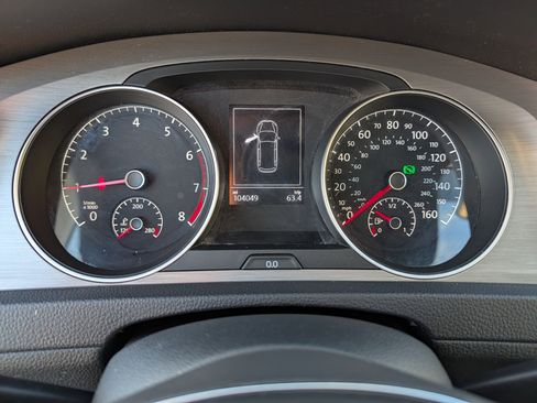 Used 2017 Volkswagen Golf S image 16