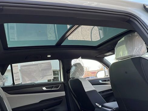 New 2026 Volkswagen Atlas Cross Sport SEL Premium R-Line image 13