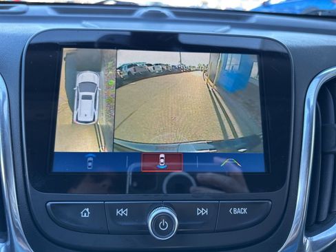 Used 2018 Chevrolet Equinox Premier w/ Infotainment II Package AWD/4WD image 22