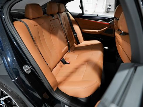 Used 2023 BMW 540i xDrive w/ Executive Package image 31