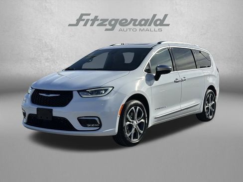 New 2026 Chrysler Pacifica Pinnacle AWD/4WD image 2