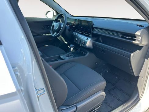 Used 2025 Hyundai Kona SE AWD/4WD image 26