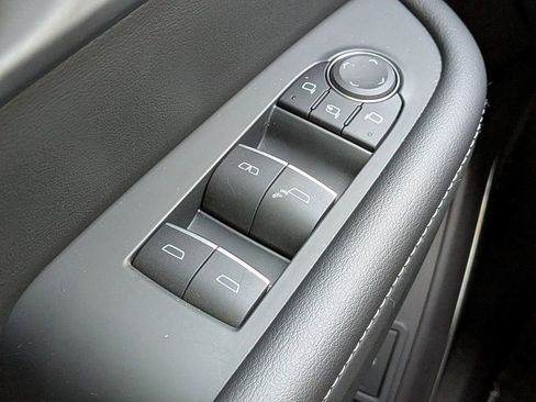 Used 2025 Buick Enclave Avenir w/ Super Cruise Package FWD image 25