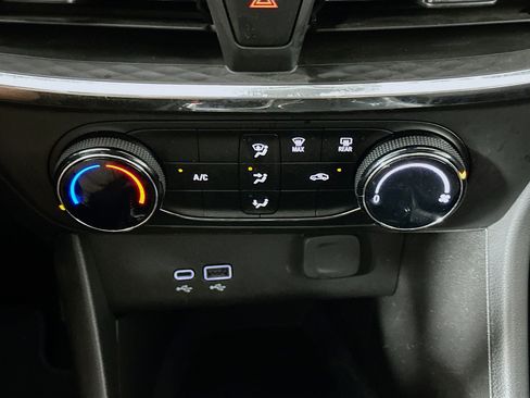 Used 2025 Buick Encore GX Preferred FWD image 23