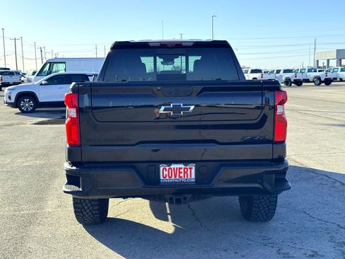 Used 2025 Chevrolet Silverado 1500 ZR2 w/ Technology Package image 8