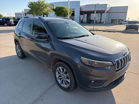 Used 2020 Jeep Cherokee Latitude Plus FWD image 3