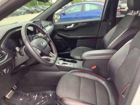 Used 2023 Ford Escape ST-Line Select AWD/4WD image 9