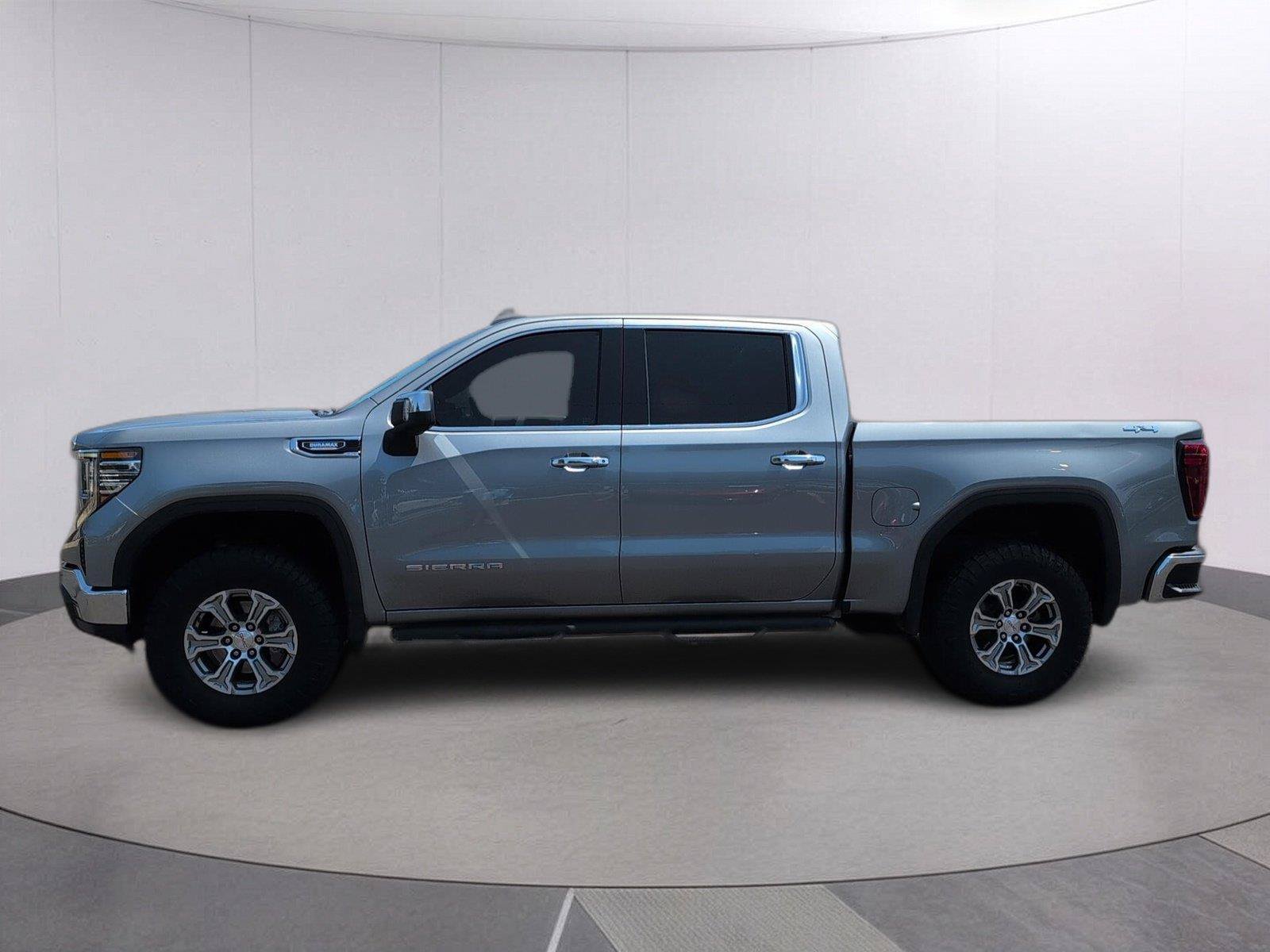 Used 2024 GMC Sierra 1500 SLT AWD/4WD image 2