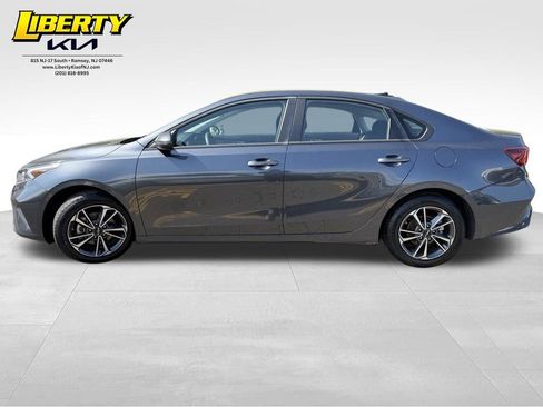 Used 2023 Kia Forte LXS w/ LXS Technology Package FWD image 4