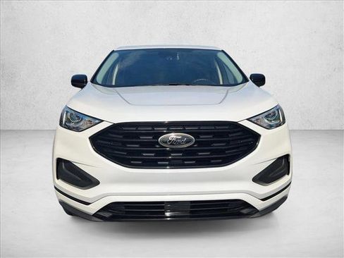 Used 2022 Ford Edge SE w/ Black Appearance Package image 2