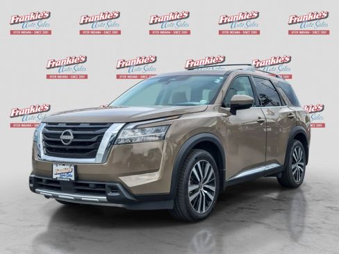 Used 2023 Nissan Pathfinder Platinum w/ Cargo Package AWD/4WD image 1