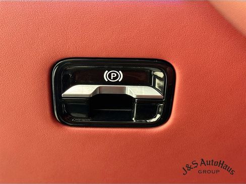 Used 2022 Mercedes-Benz S 580 4MATIC Sedan w/ AMG Line Package image 10