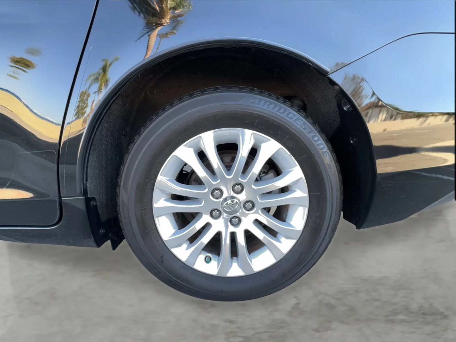 Used 2011 Toyota Sienna XLE w/ Premium Pkg FWD image 44