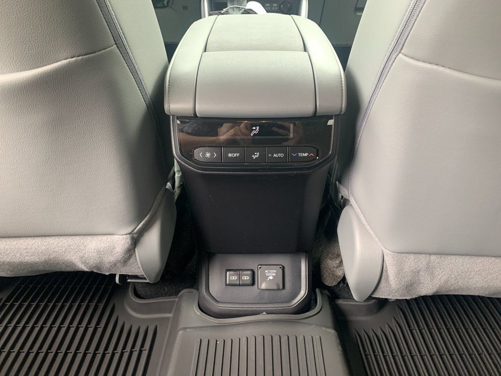 New 2026 Toyota Highlander Limited AWD/4WD image 14