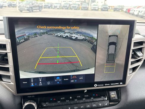 Used 2024 Toyota Tundra Limited AWD/4WD image 23