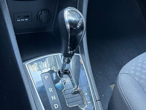 Used 2012 Hyundai Accent SE FWD image 24