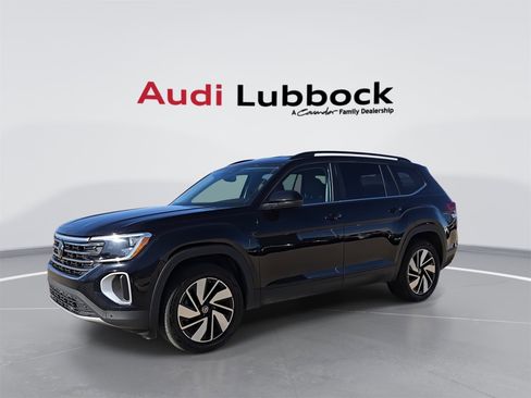 Used 2025 Volkswagen Atlas SE image 4