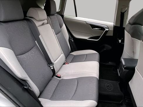 Used 2021 Toyota RAV4 XLE w/ Convenience Package AWD/4WD image 19