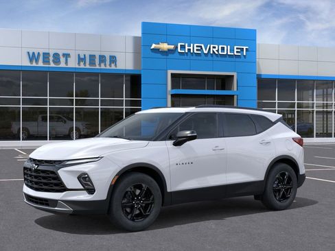 New 2026 Chevrolet Blazer LT image 2