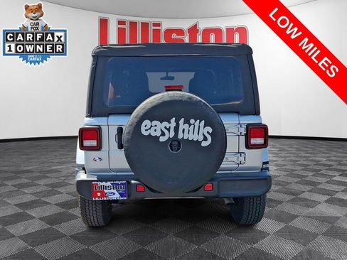 Used 2022 Jeep Wrangler Unlimited Sahara w/ Cold Weather Group AWD/4WD image 5