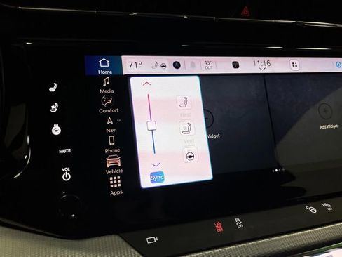 Used 2024 Jeep Wagoneer Launch Edition image 8