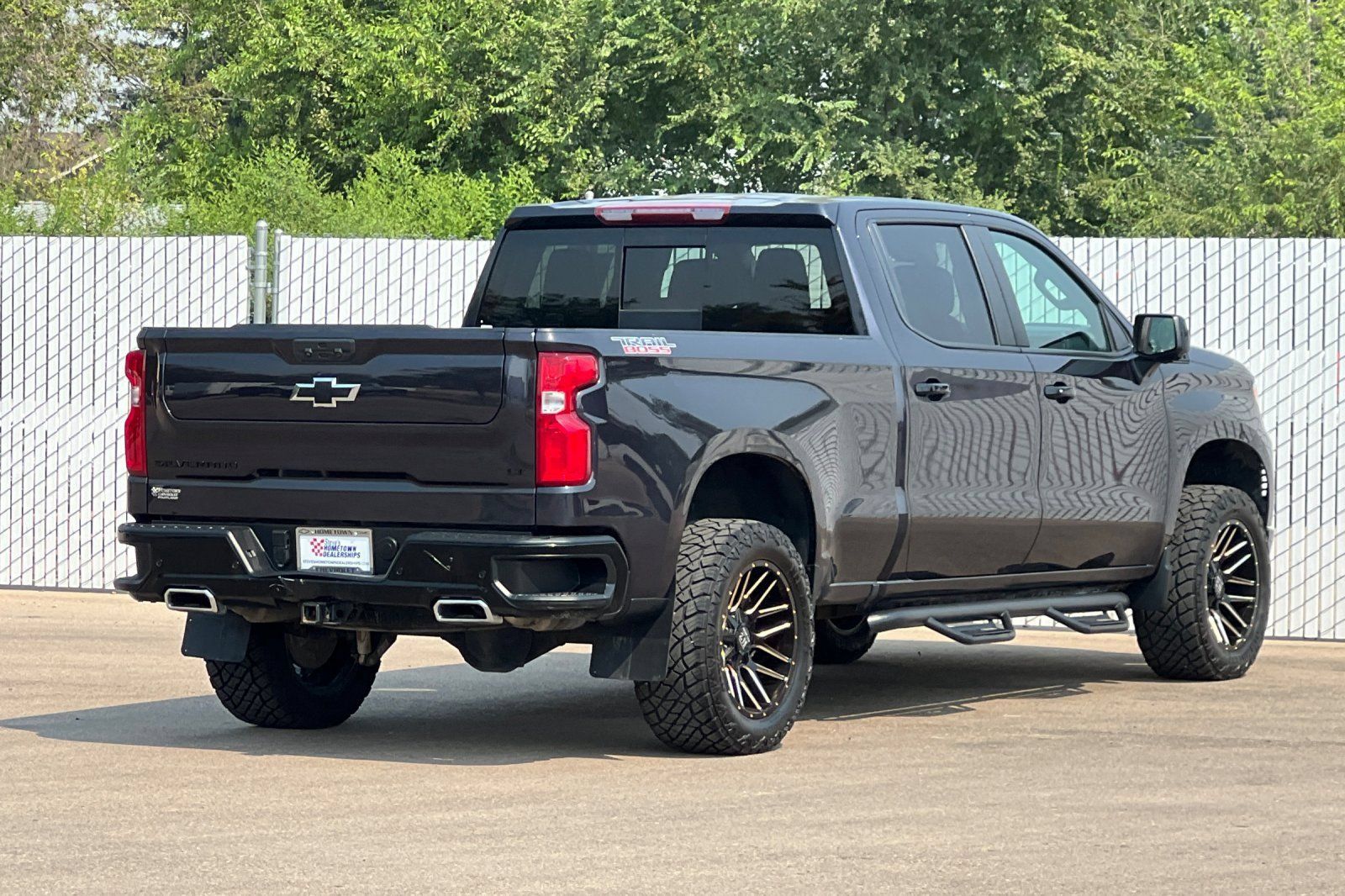 Used 2023 Chevrolet Silverado 1500 LT Trail Boss w/ LT Trail Boss Premium Package AWD/4WD image 4