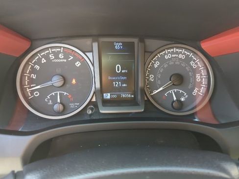 Used 2020 Toyota Tacoma TRD Off-Road image 10
