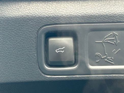 Used 2023 Ford Expedition Limited image 35