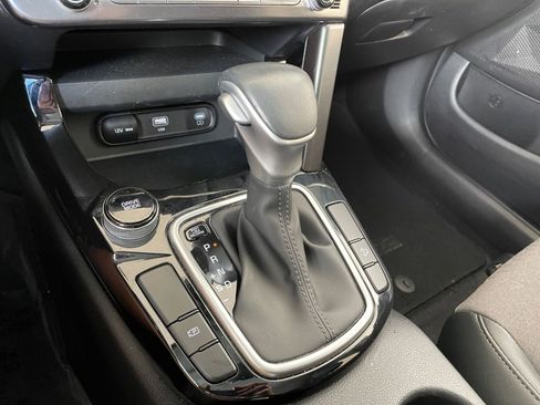 Used 2025 Kia Seltos S image 40