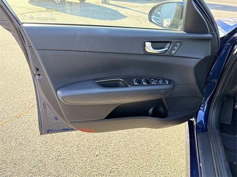 Used 2017 Kia Optima EX w/ Premium Package image 10