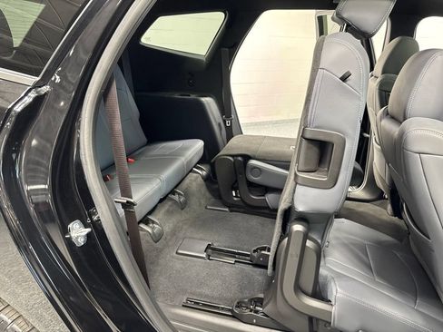Used 2023 Buick Enclave Essence w/ Experience Buick Package AWD/4WD image 41