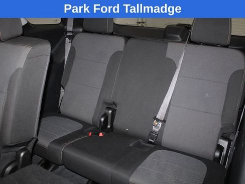 Used 2021 Chevrolet Traverse LS FWD image 27