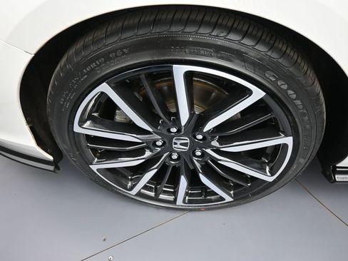 Used 2023 Honda Accord Touring image 14