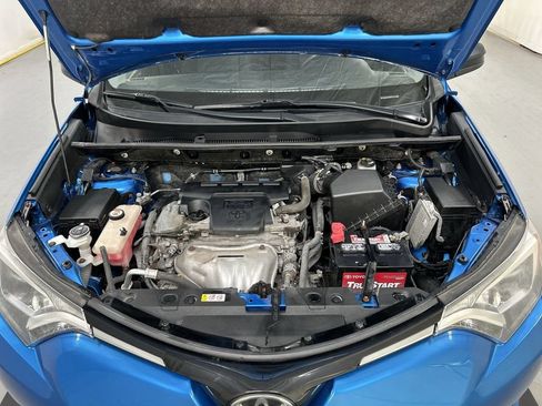 Used 2018 Toyota RAV4 LE w/ All Weather Liner Package AWD/4WD image 23