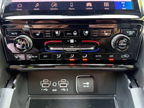 New 2025 Jeep Grand Cherokee Limited w/ Luxury Tech Group II image 28