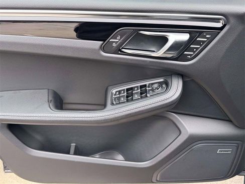 New 2026 Porsche Macan AWD/4WD image 16